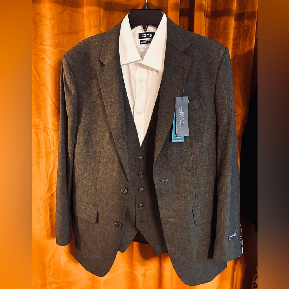 NWT Men’s 3 piece suite